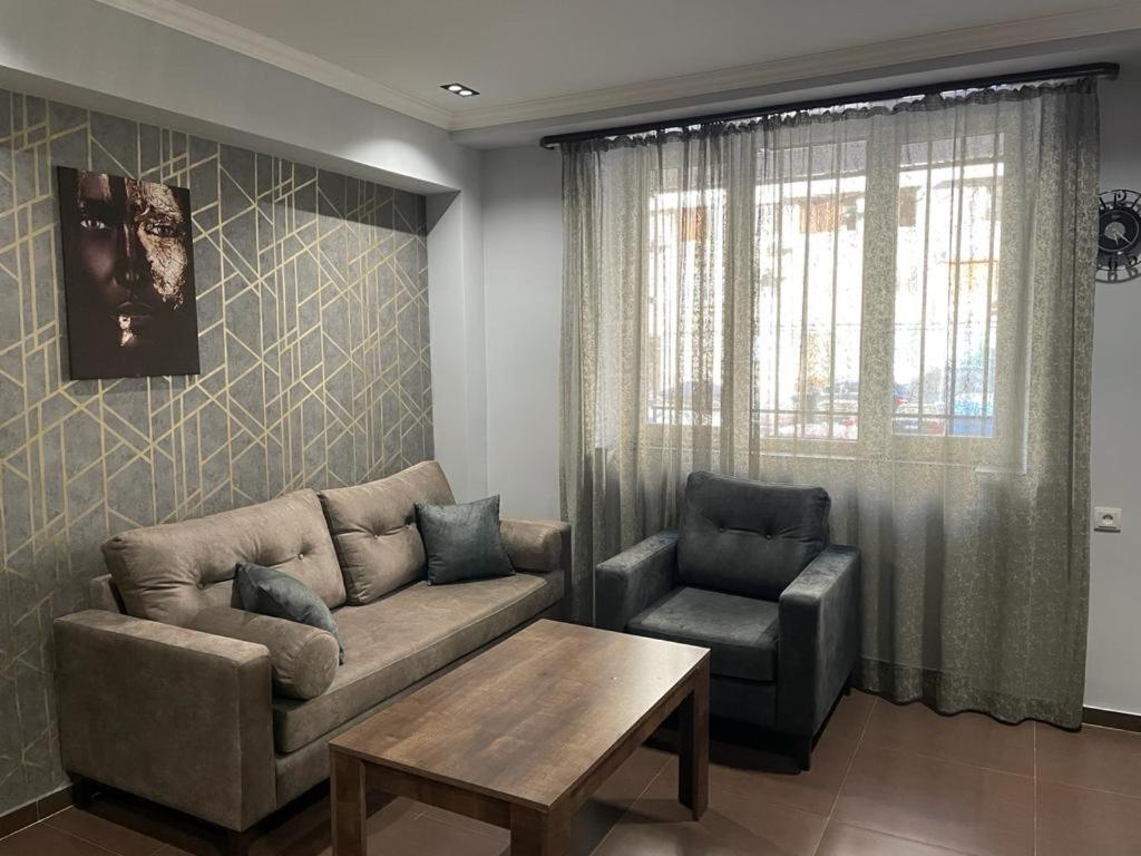 One Central Apartment Ереван Екстериор снимка
