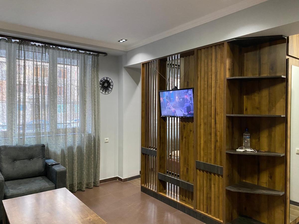 One Central Apartment Ереван Екстериор снимка
