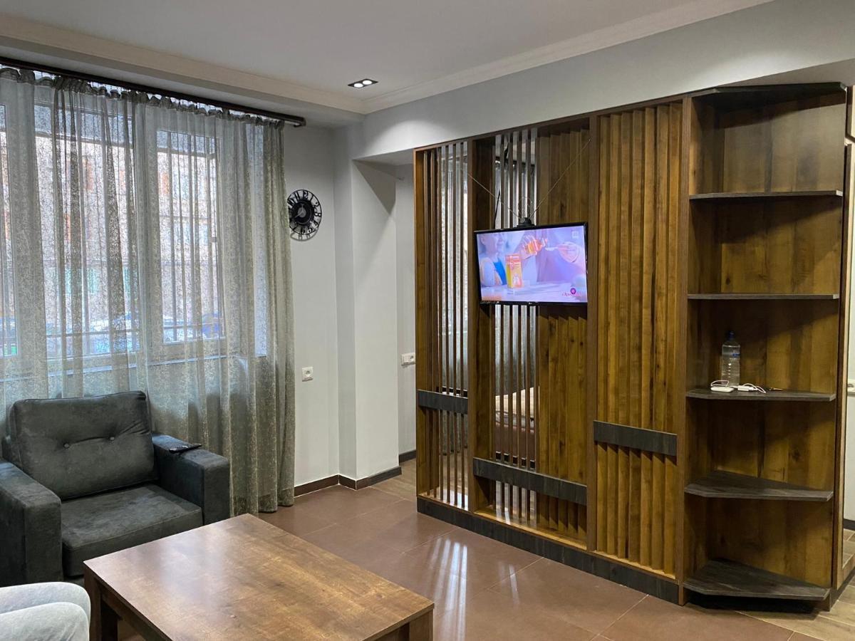 One Central Apartment Ереван Екстериор снимка