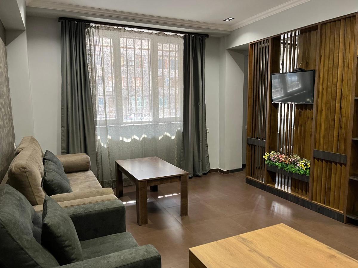 One Central Apartment Ереван Екстериор снимка